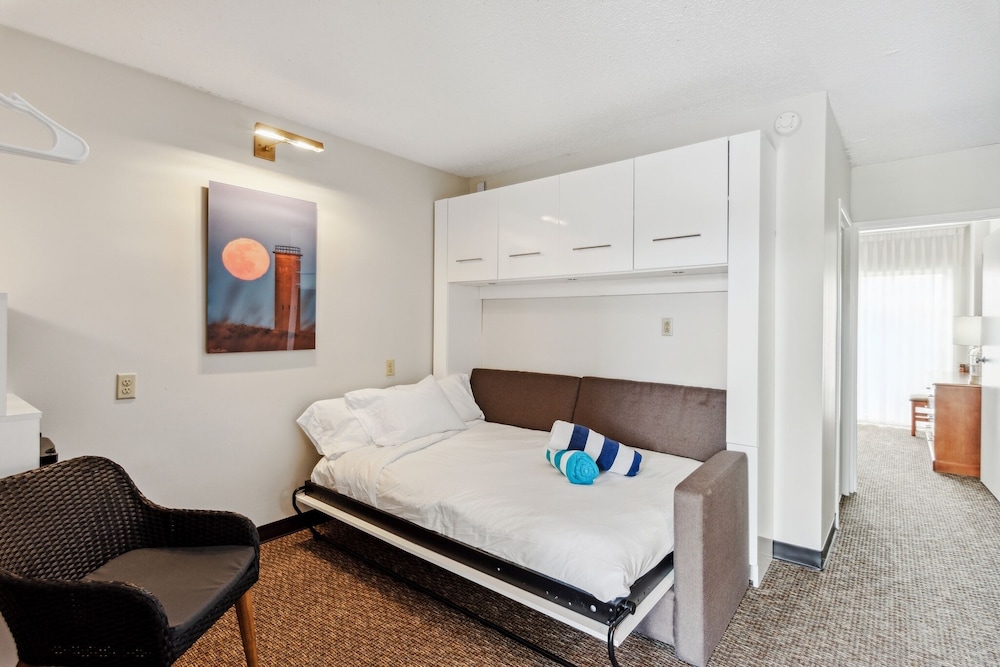 Room, 2 Bedrooms photo 1
