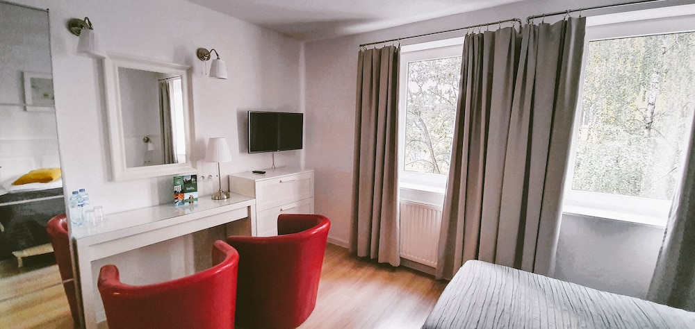 Double or Twin Room - Photo 3