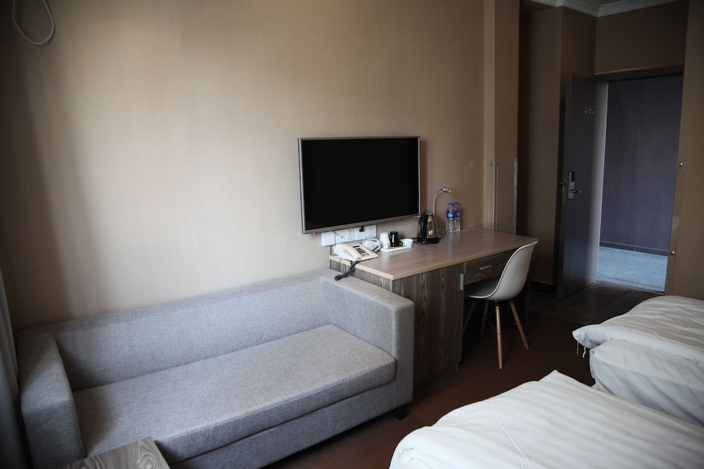 Standard Room, 2 Twin Beds photo 2