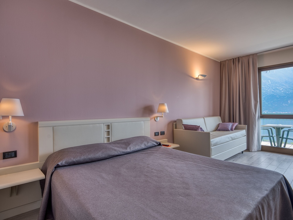 Panoramic Double or Twin Room - Photo 1