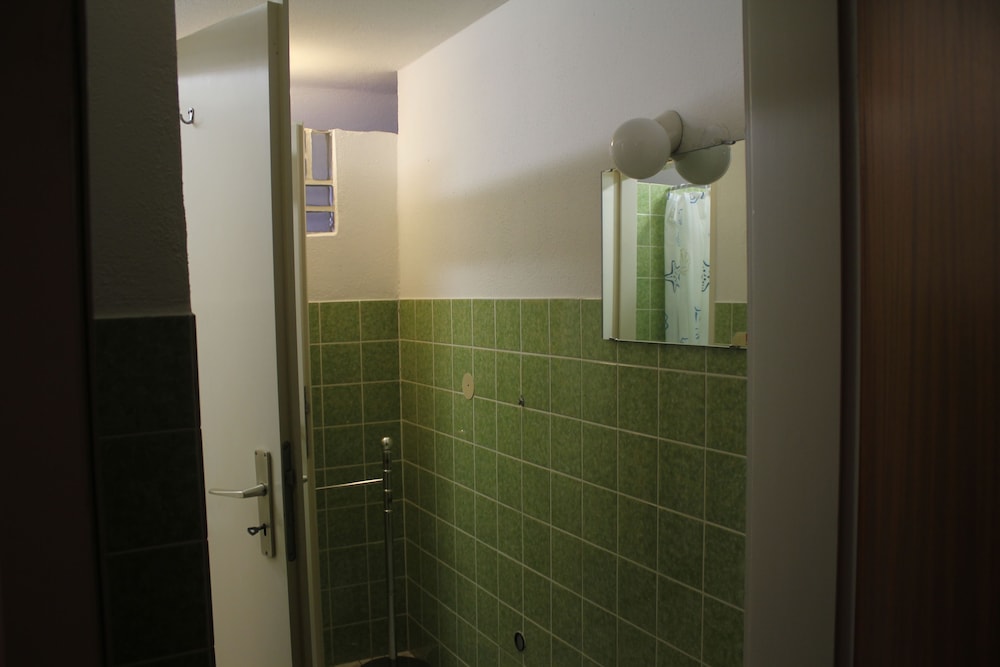 Economy Double Room, Shared Bathroom photo 2