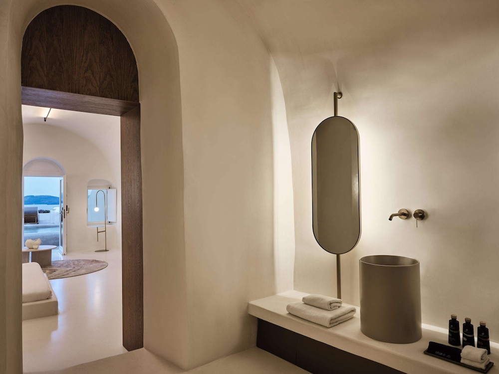 Executive Suite - Photo 3