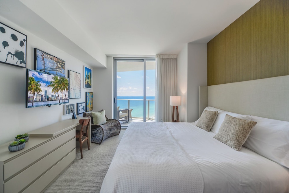 Luxury Condo, 2 Bedrooms, Beach View photo 3