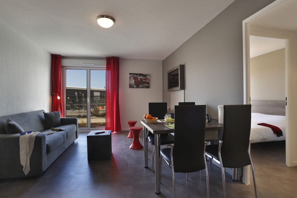 Apartment, 1 Bedroom, Balcony photo 3