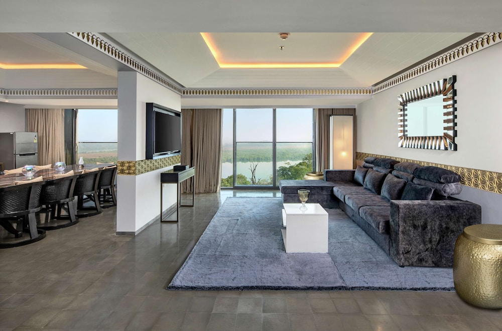 Presidential Suite, River View