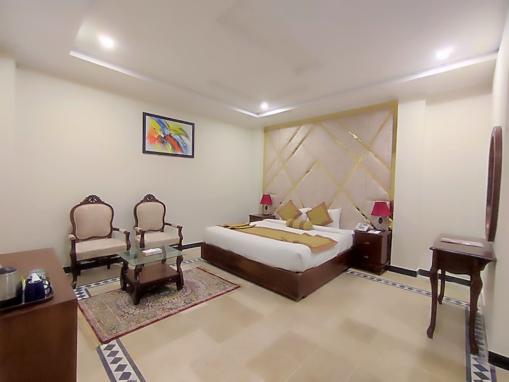 Deluxe Suite photo 1