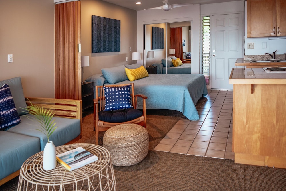 Standard Studio, Partial Ocean View