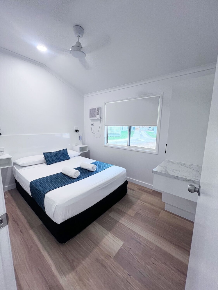 Cabin, 2 Bedrooms, Ocean View - Photo 1