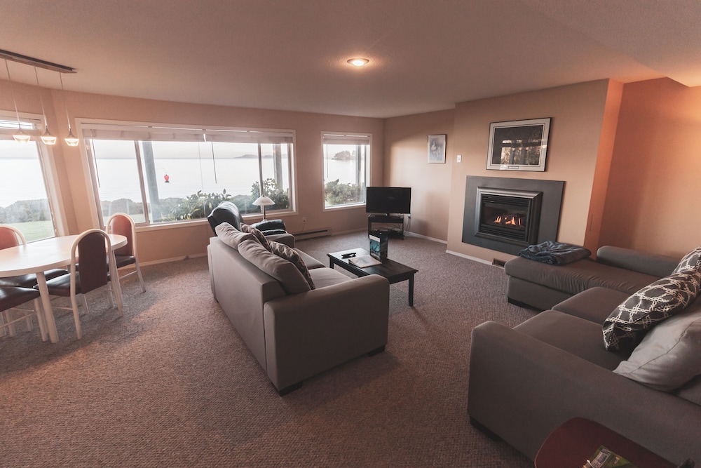 One Bedroom Ocean View - Sleeps 4 photo 1