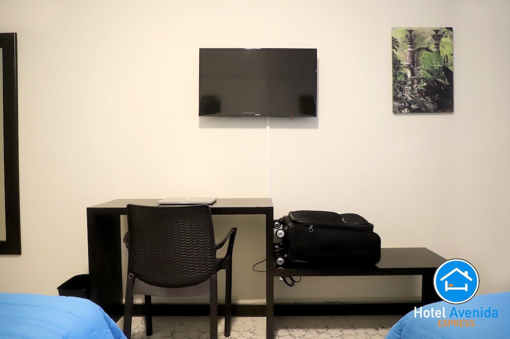 Double Room, 2 Queen Beds, Non Smoking, City View photo 1