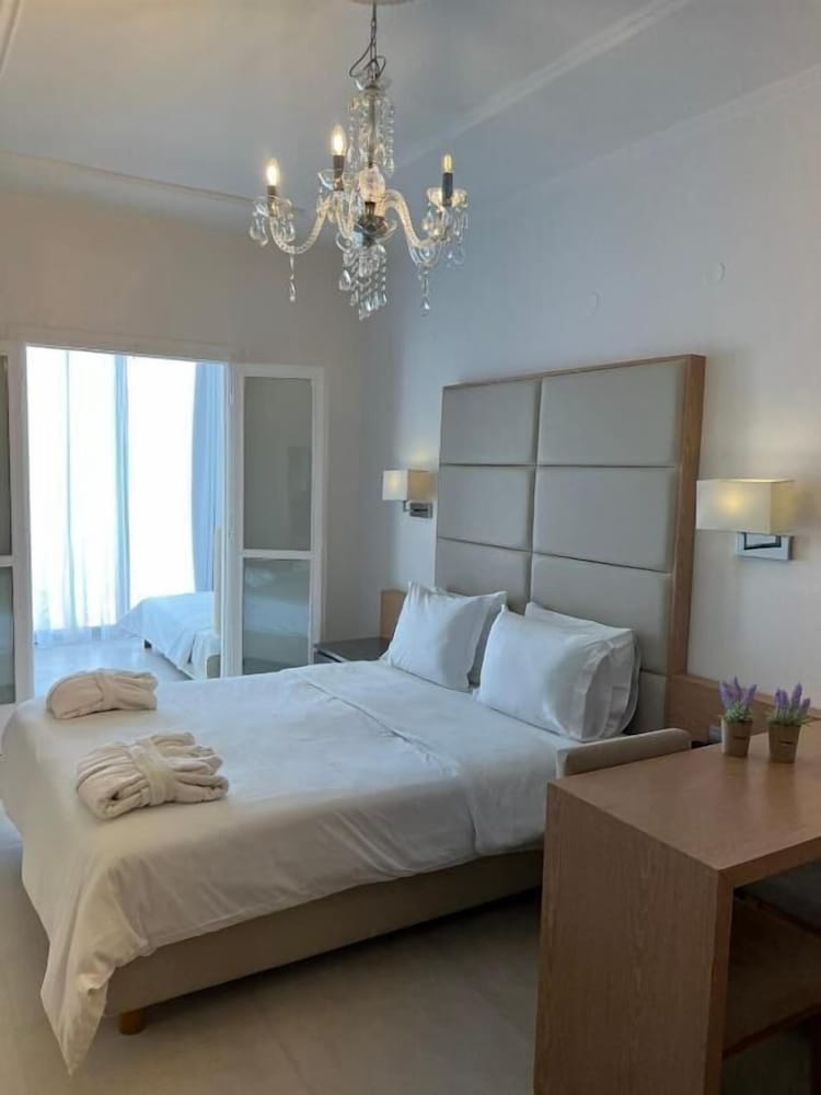 One Bedroom Family Room with Balcony and Sea View