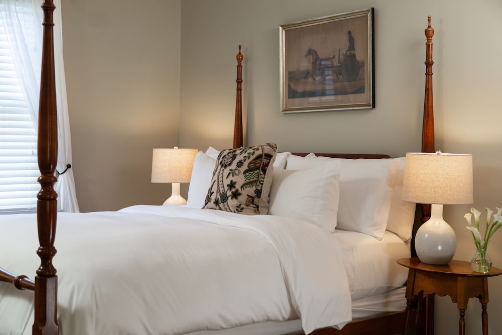Village Room, 1 Queen Bed photo 2