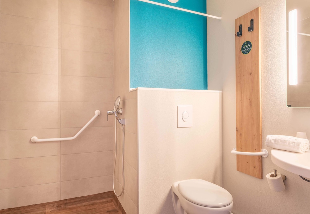 Double Room, Mobility Accessible - Photo 5