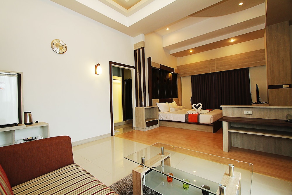 Super Superior King Room (A-Building)