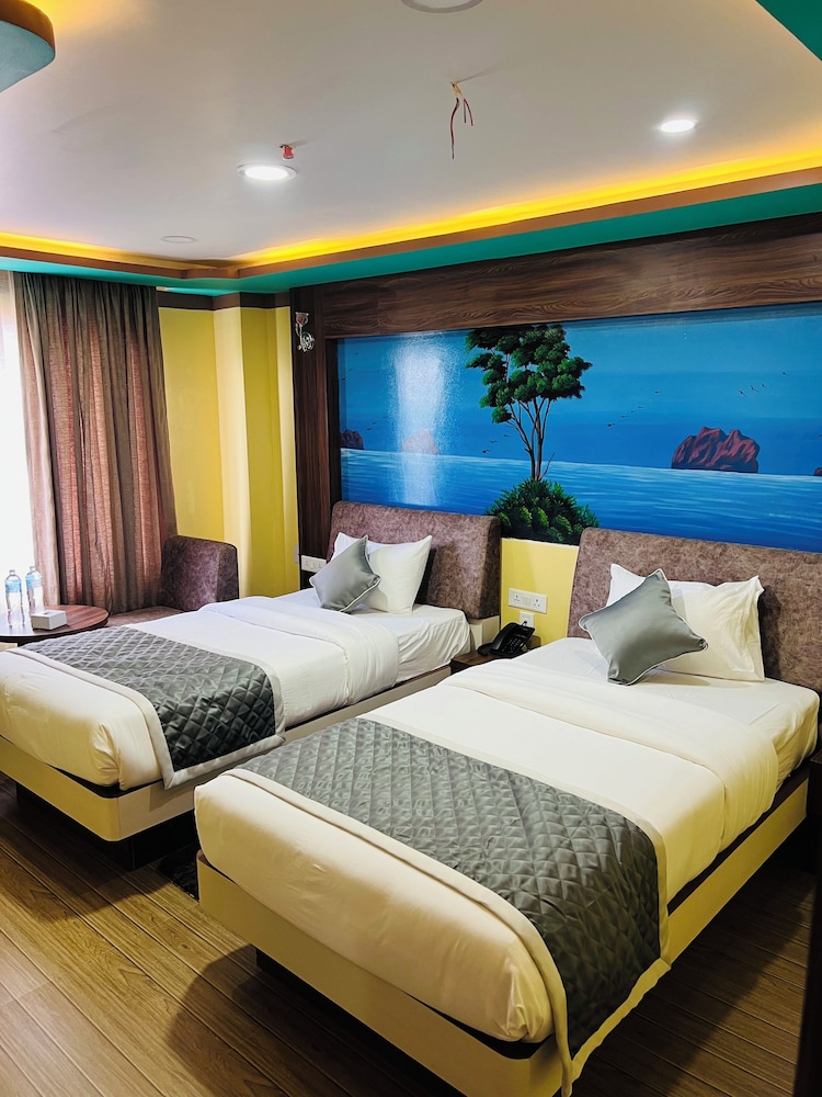Double or Twin Room, 2 Twin Beds, Private Bathroom, Hill View photo 1