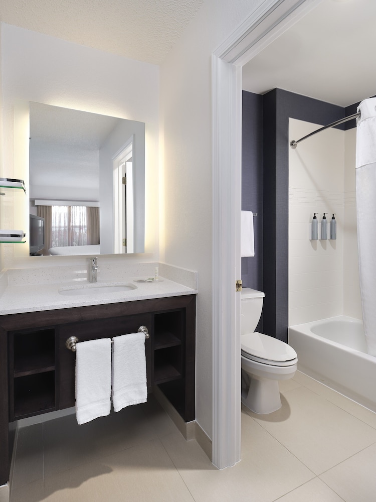 Suite, 2 Bedrooms, Fireplace (Pure) - Photo 6