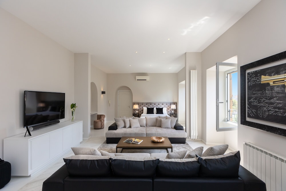 Luxury Apartment, 1 Bedroom, City View, Tower photo 3