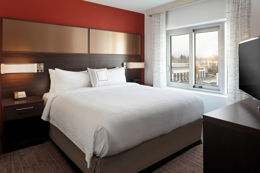 Suite, 1 Bedroom (Mobility Accessible, Roll-In Shower)