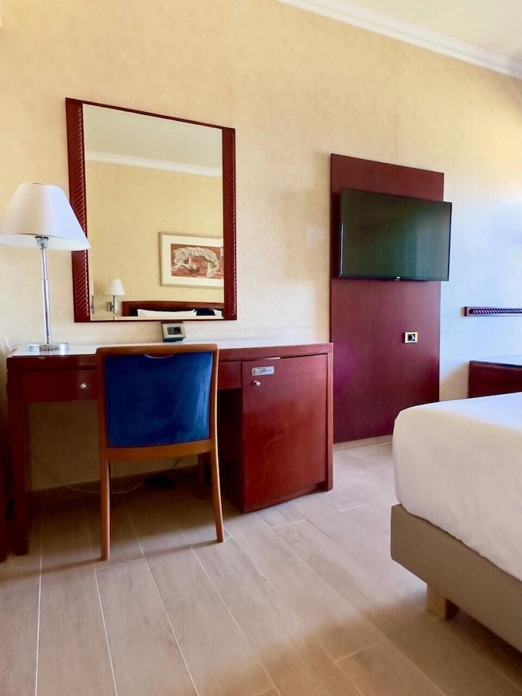 Standard Room, Sea View (Tower) - Photo 3