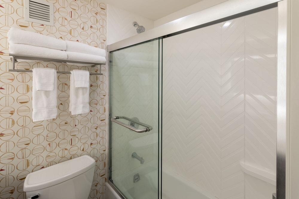 Room, 2 Queen Beds, Accessible (Communications) - Photo 3