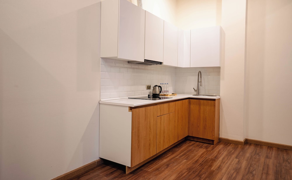 Two-Bedroom Suite - Photo 8