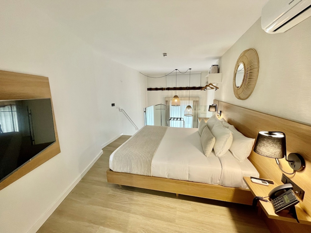 Deluxe Loft - Photo 5