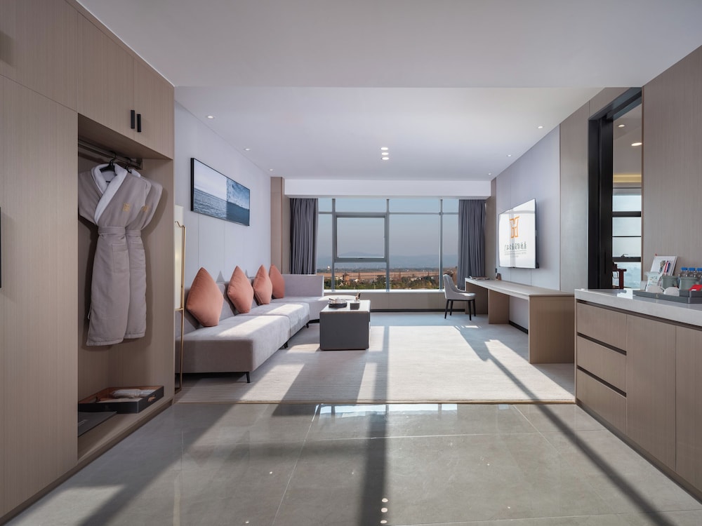 Standard Studio Suite, Park View