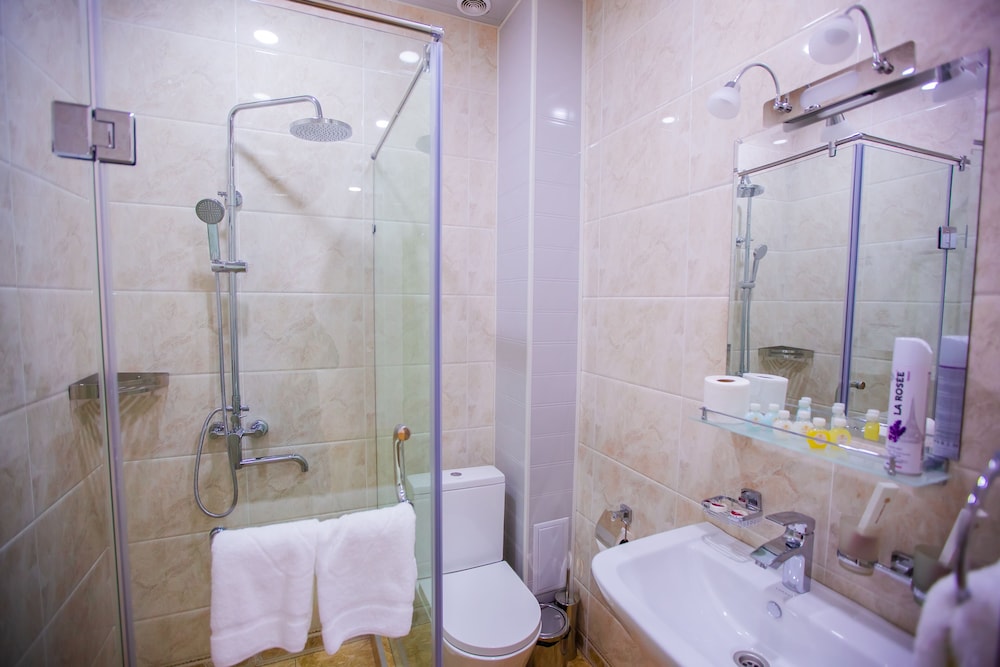 Double Room - Photo 2