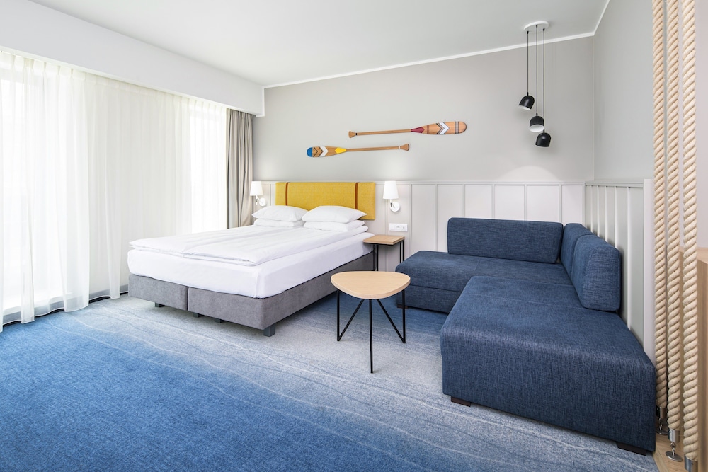 Premium Room, 1 Queen Bed - Photo 6