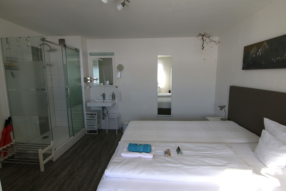 Classic Double Room, Non Smoking photo 2