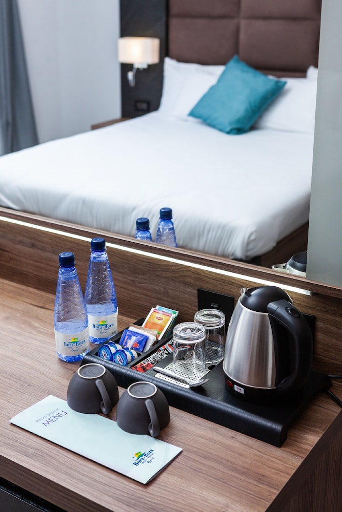 Superior Triple Room, Balcony, City View