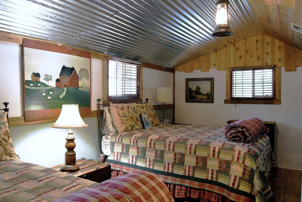 Family Cabin, Multiple Beds photo 1