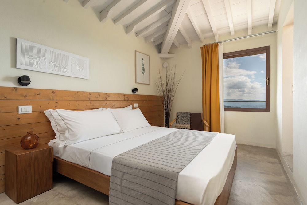 Superior Room, Hill View