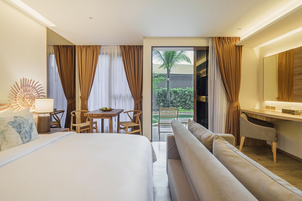Deluxe Room, 2 Twin Beds, Pool Access - Photo 1