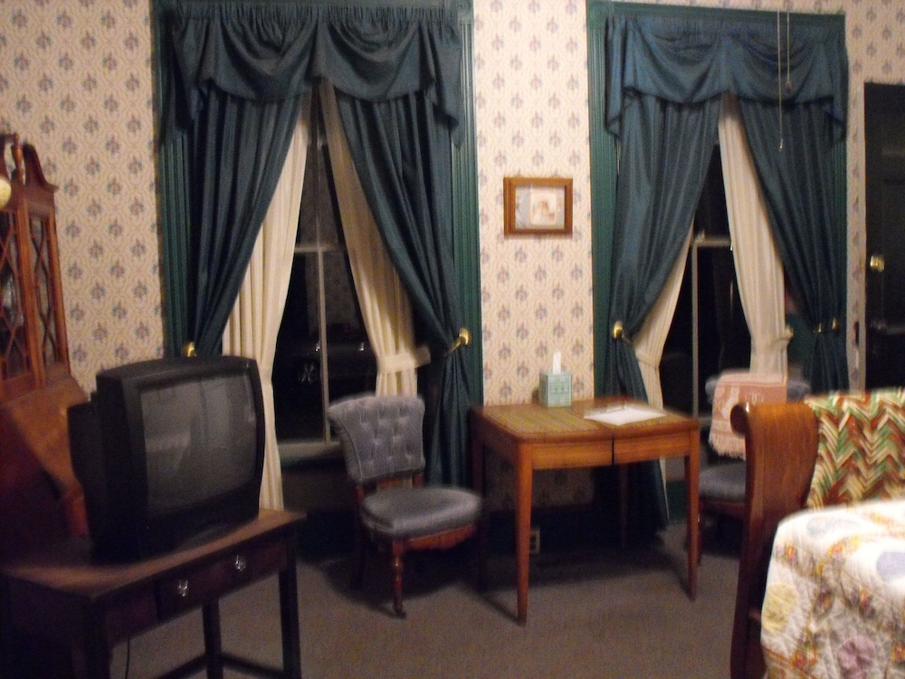 Deluxe Room, 1 Queen Bed, River View photo 1