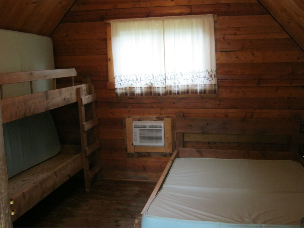 Cabin, Non Smoking, Kitchenette (Linens Not included) photo 2