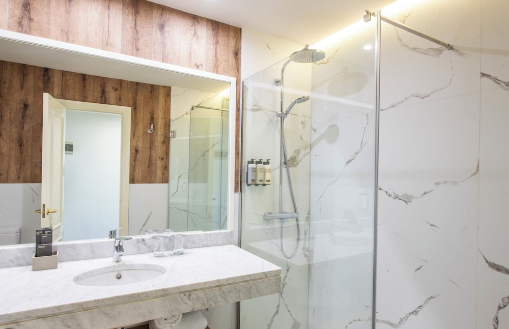 Deluxe Double Room Single Use