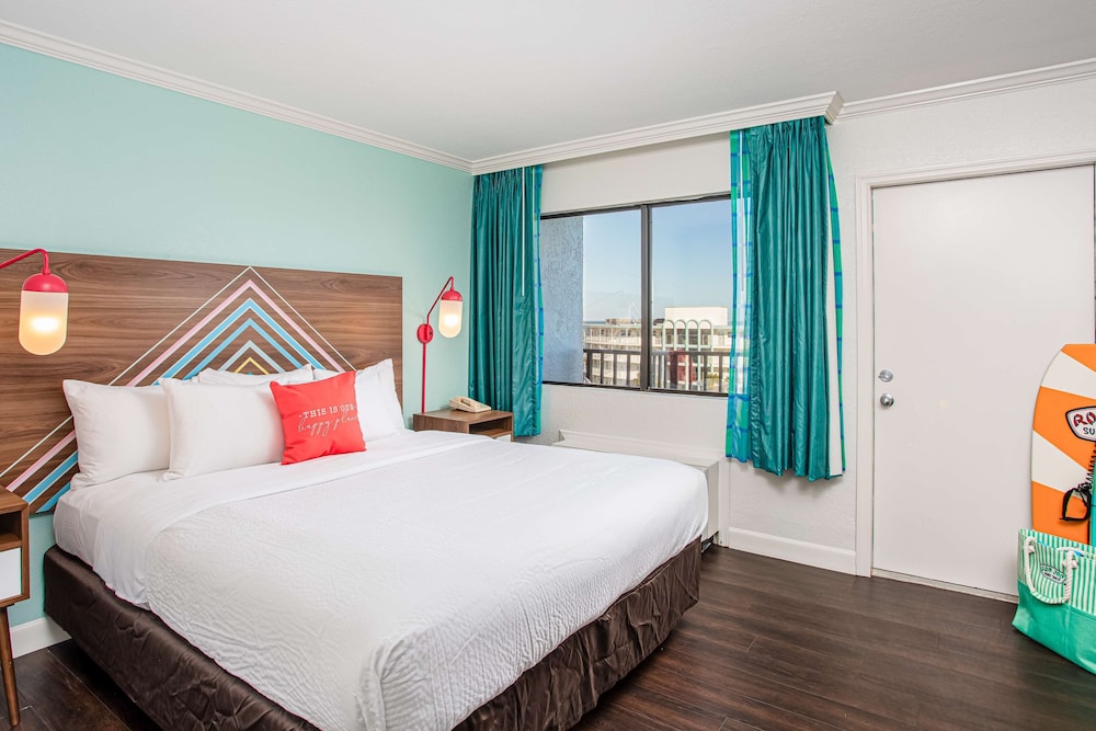 One Bedroom Queen Suite - Ocean view - Photo 1