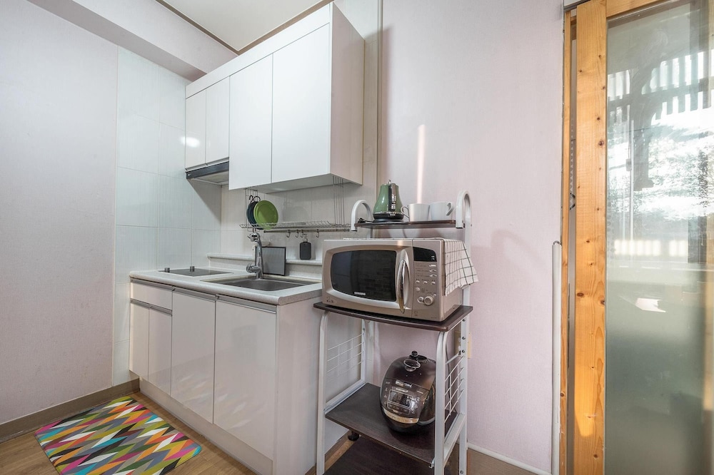 Basic Room, 1 Bedroom (black) photo 3