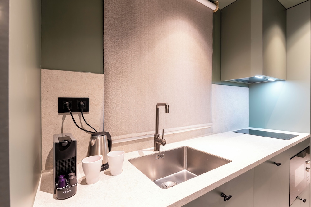 Superior Triple Room, Kitchenette photo 3