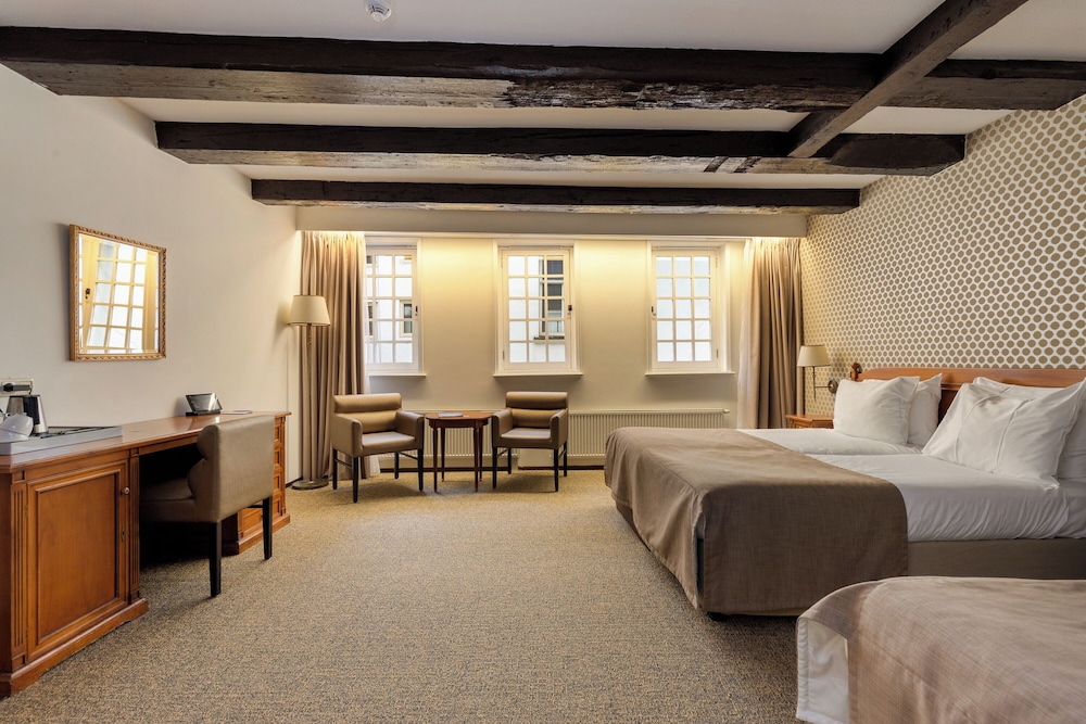 Superior Room, Multiple Beds, Courtyard View