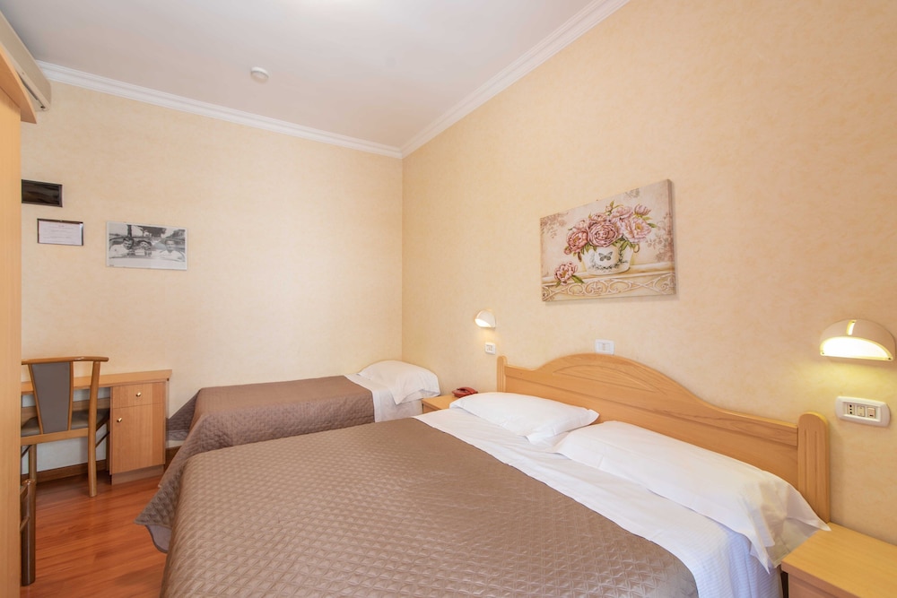 Triple Room - Photo 5