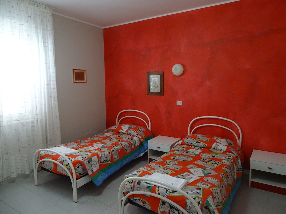Standard Double Room - Photo 3