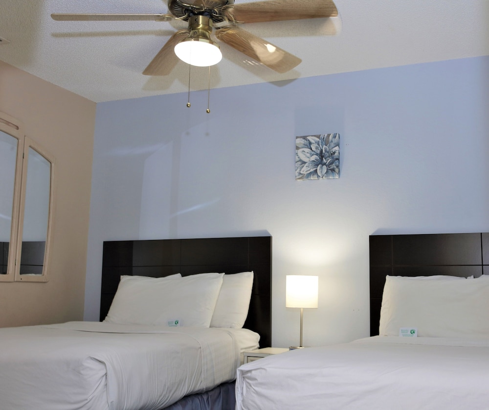 Standard Room, 2 Double Beds - Photo 3