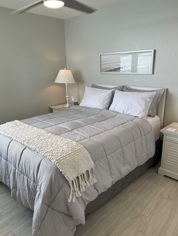 One Bedroom Apartment, Bay view 504 photo 2