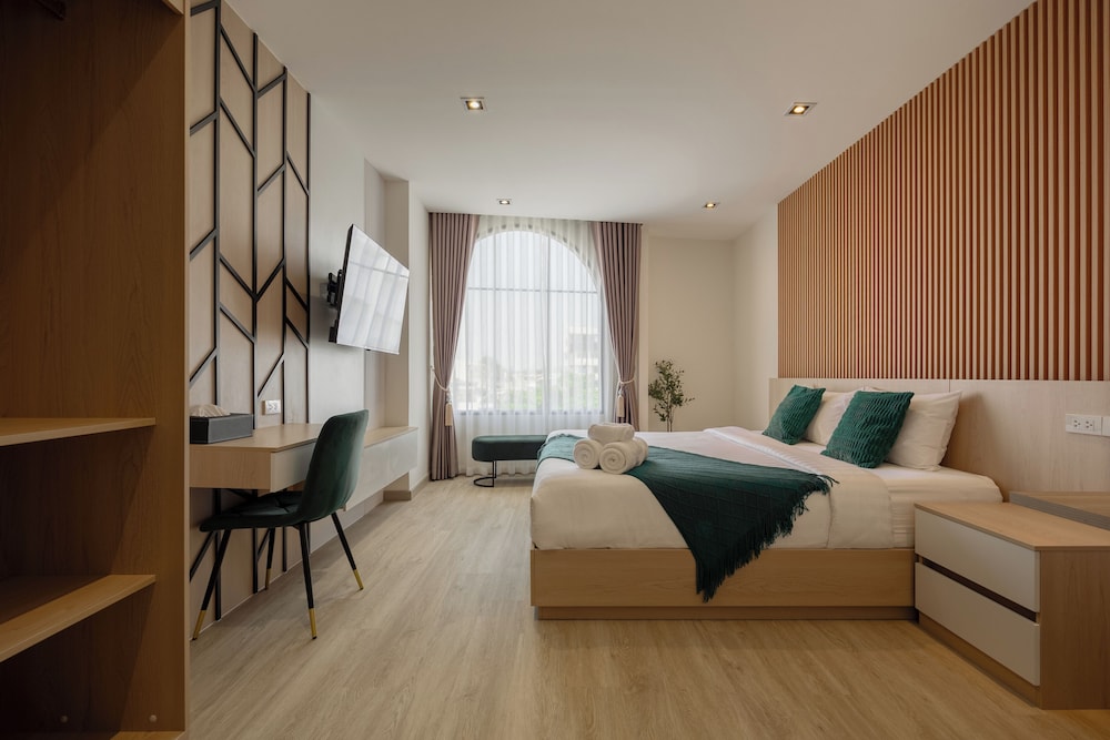 Deluxe Double Room, City View photo 1