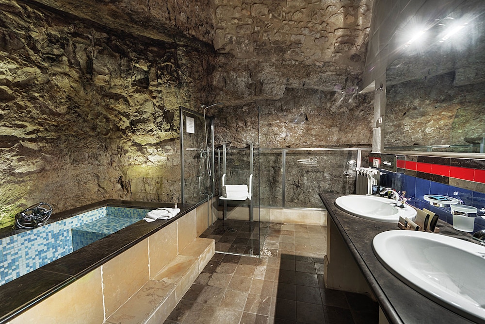 Junior Suite (Deluxe) - Photo 5