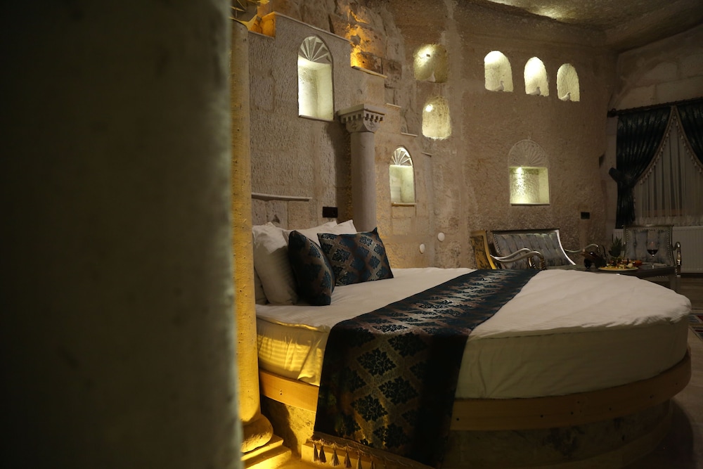 Queen Suite - Photo 3