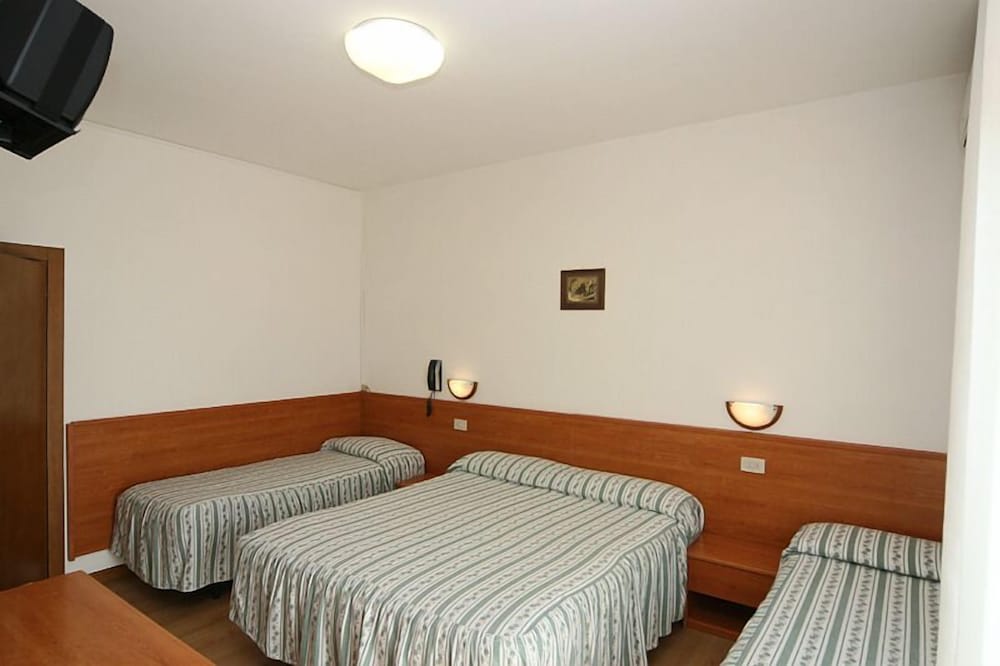Basic Double or Twin Room, Terrace photo 1