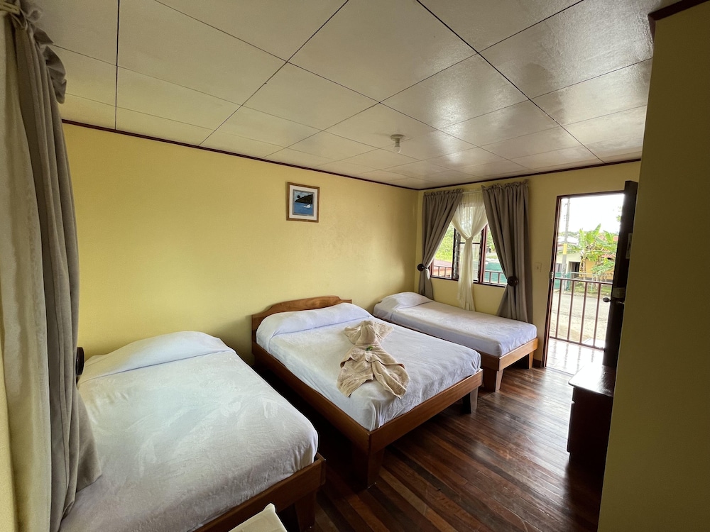 Standard Quadruple Room photo 2